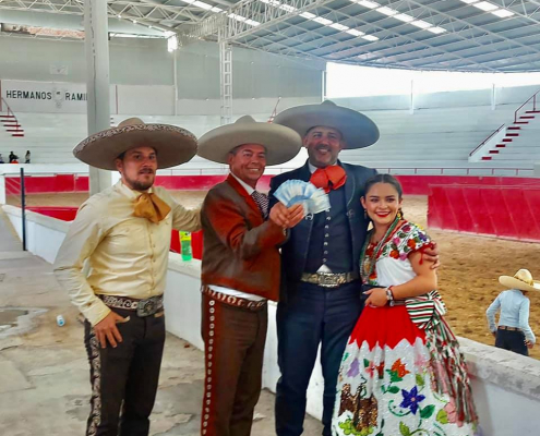 Presidente FMCH José Antonio Salcedo López recibe premio de Primer Lugar del Coleadero del Día del Charro en Querétaro