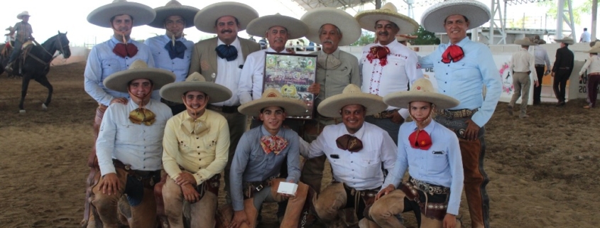 Charros de Vallarta llegaron a 75 años de fundación y les entregaron reconocimiento