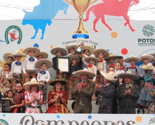 Premiación a los equipos Rancho La Biznaga, Puente de Camotlán y Bravos de Azuela “El Laurel” de categoría Dientes de Leche
