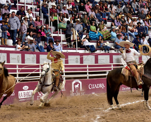 Juan Zermeño Torres lució con las tres manganas a caballo para meter a la pelea a los Compadres de Jalisco