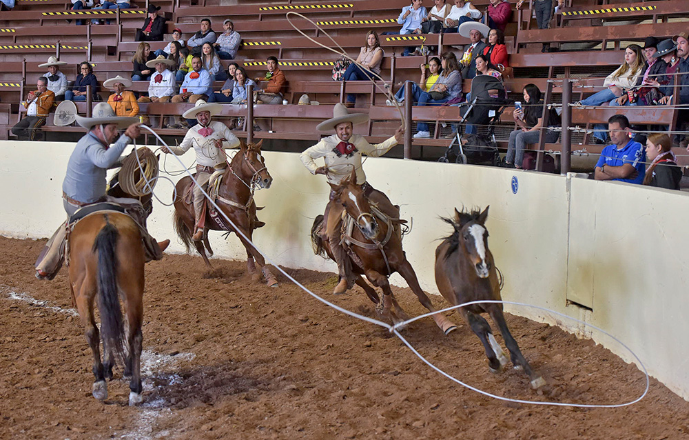 Con un par de manganas a caballo cumplió Pedro Romero Ramírez, en la actuación de Mixquiahuala