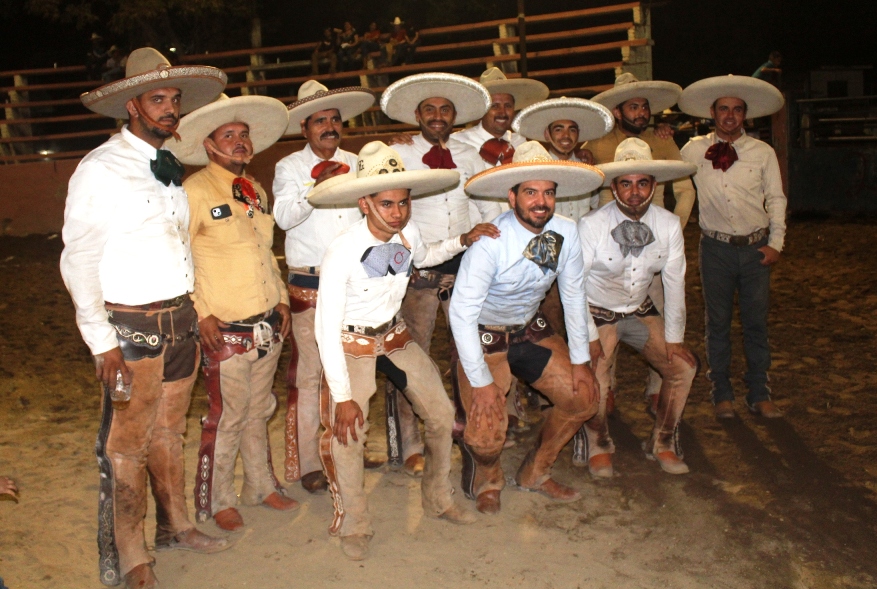Los Toriles, equipo que anda charreando muy bien, se llevó el triunfo hasta Ixtlán del Río.
