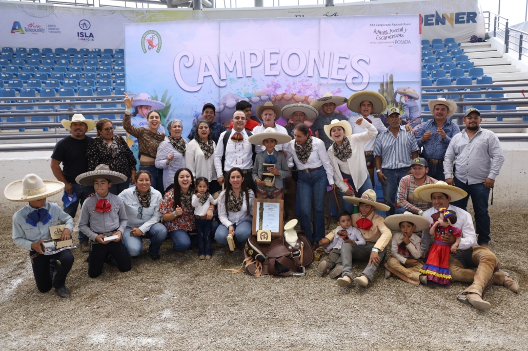 Premiación de Andrés Mora Estrada, campeón nacional de charros completos Infantil A