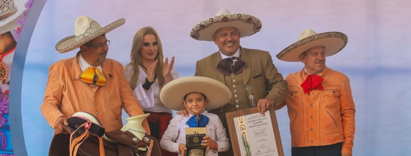 Premiación de Leonel Vázquez Hernández, campeón nacional de charros completos Dientes de Leche