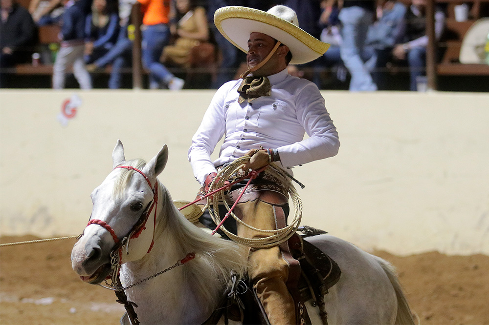 César Domínguez cooperó a la causa de Rancho San José con una mangana a caballo de 27 puntos