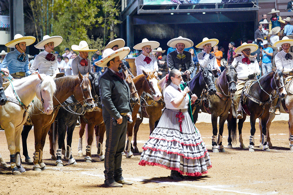 El homenaje a la memoria de Don Esteban González Ortiz se celebró al inicio de la última competencia de este viernes en Rancho El Pitayo