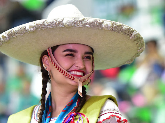 SGM Luisa I, soberana nacional de la Federación Mexicana de Charrería, engalanó con su presencia la última competencia del martes
