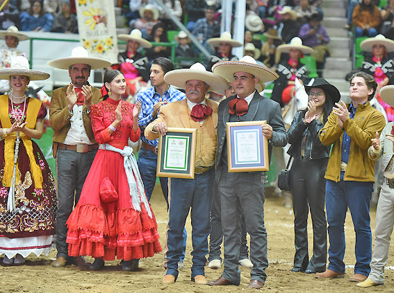 En la competencia nocturna fueron reconocidos don José Manuel Ortuño Díaz Infante y el PUA de San Luis Potosí, Gustavo Nieto Caraveo