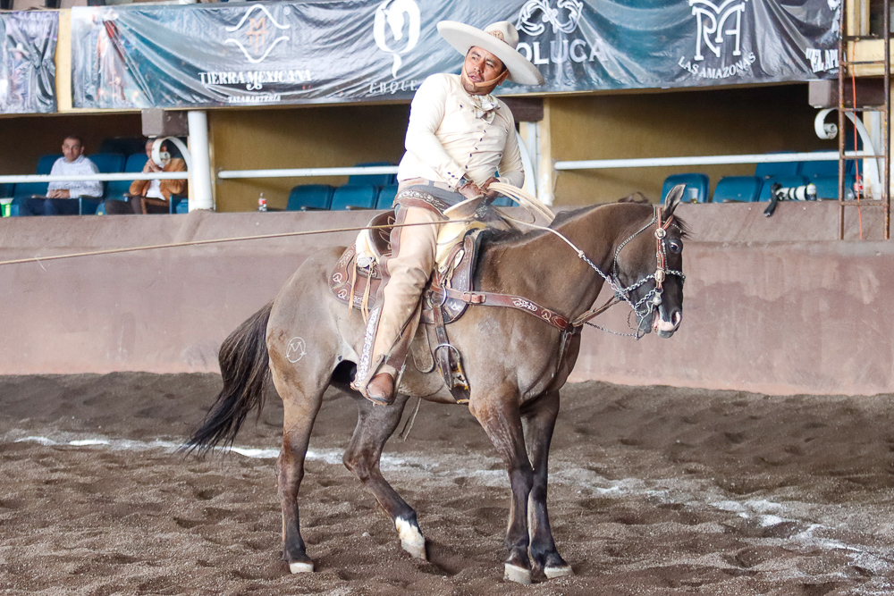 Juan Jiménez cumplió con dos manganas a caballo para la cuenta de Grupo Xicuco FR