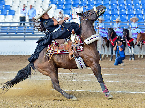 La cabalgadura de María Fernanda Esquivel Romo, de Las Palomas de Aguascalientes Infantil "B", rayó 11.10 metros en tres tiempos