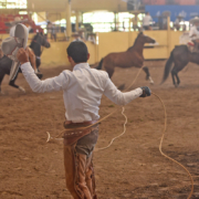 Alejandro Garrido Gutiérrez chorreando su tercera mangana a pie para la cuenta de Jalisco